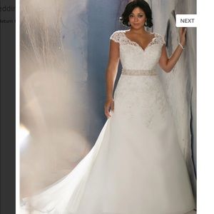 A Line Wedding Dress with Sweetheart Neckline